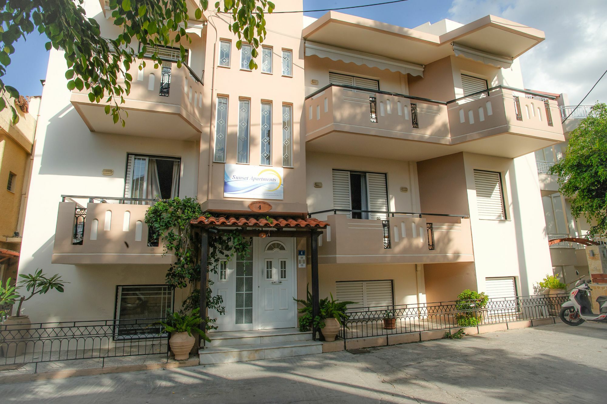 Sunset Seaside Apartments & Studios Rethymno  Exterior photo